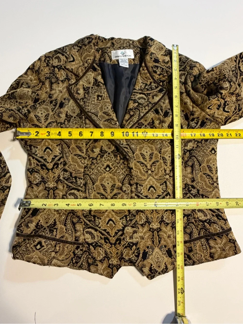 VINTAGE tapestry woven blazer jacket baroque renaissance floral gold black
